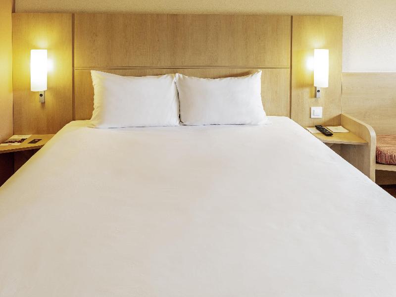 ibis Oviedo image