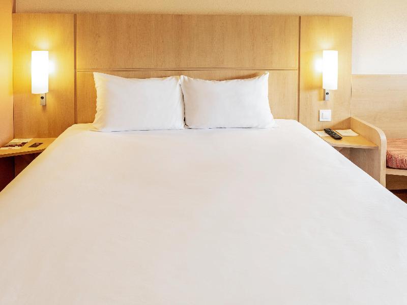ibis Oviedo image