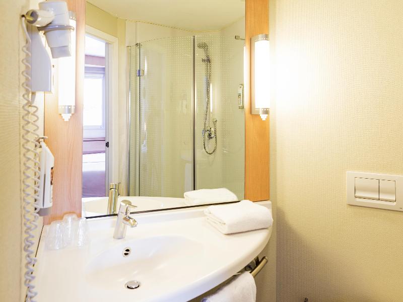 ibis Oviedo image