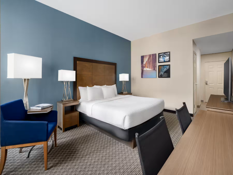 La Quinta Inn & Suites Chicago Downtown image