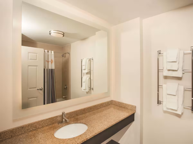 La Quinta Inn & Suites Chicago Downtown image