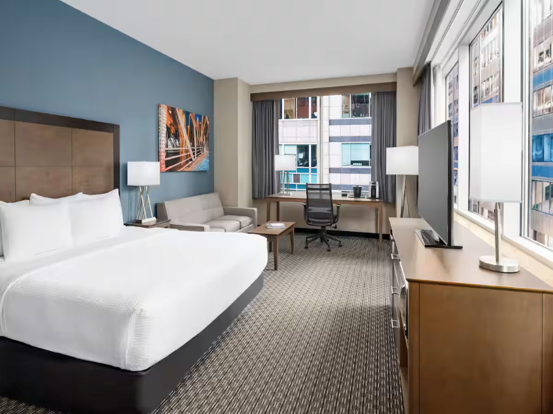 La Quinta Inn & Suites Chicago Downtown image