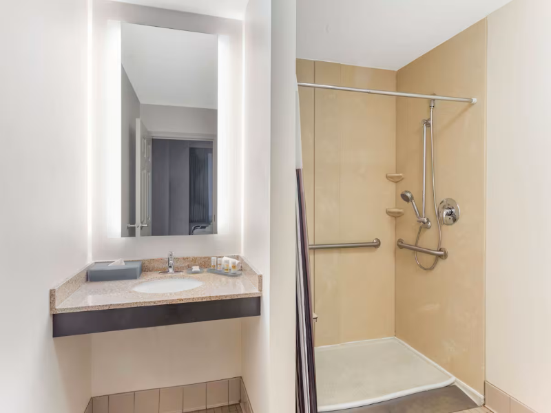 La Quinta Inn & Suites Chicago Downtown image