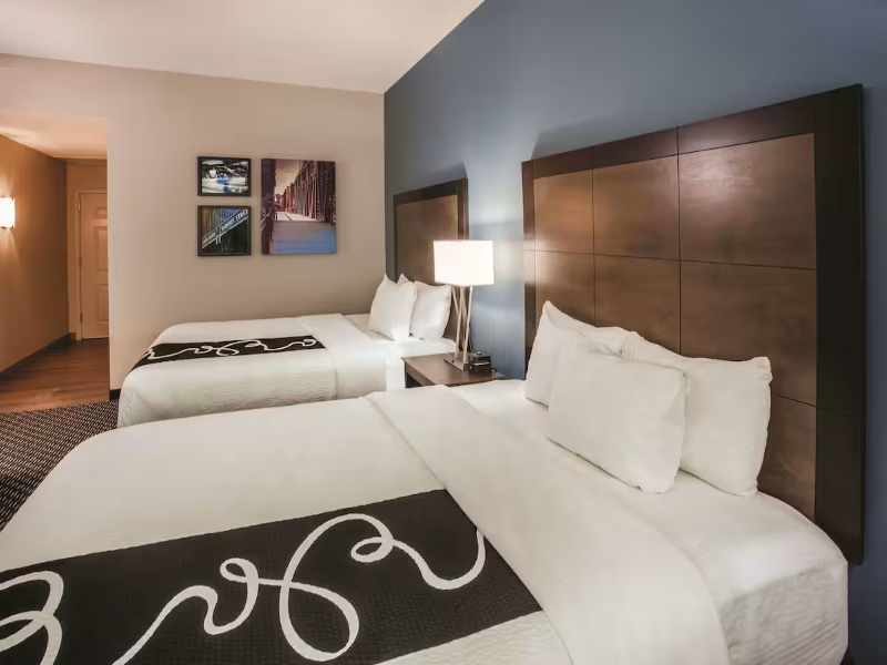 La Quinta Inn & Suites Chicago Downtown image