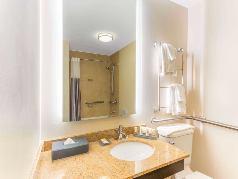 La Quinta Inn & Suites Chicago Downtown image