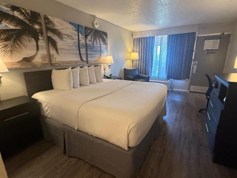 Days Inn by Wyndham Fort Lauderdale/Oakland Prk image