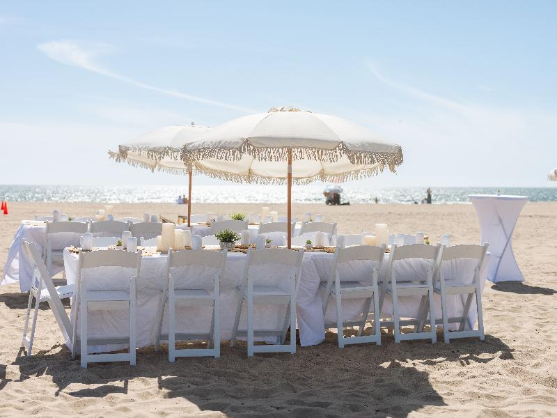 Sandbourne Santa Monica, Autograph Collection image