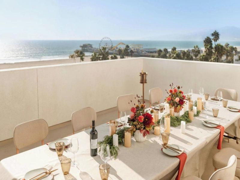 Sandbourne Santa Monica, Autograph Collection image