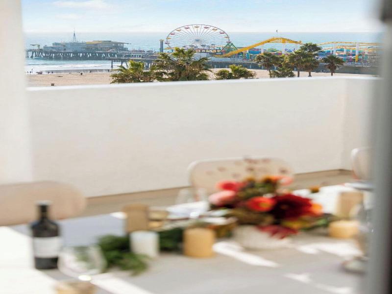 Sandbourne Santa Monica, Autograph Collection image