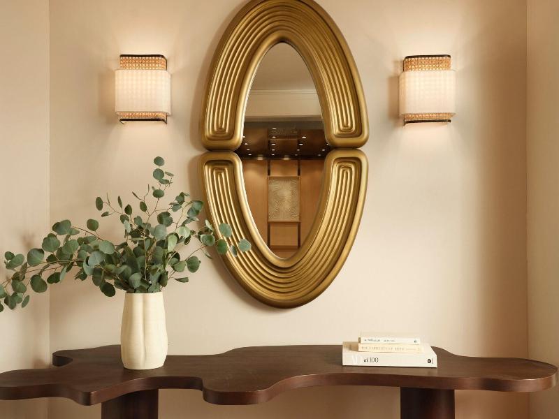 Sandbourne Santa Monica, Autograph Collection image
