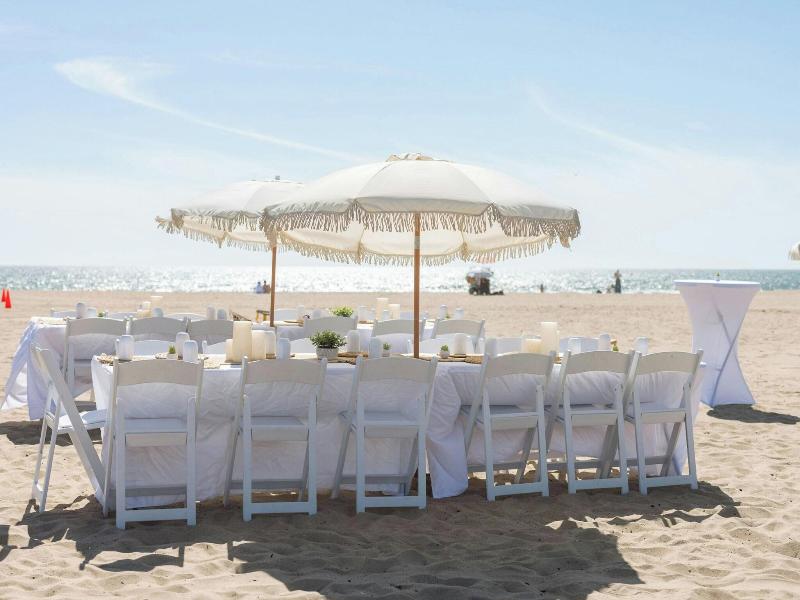 Sandbourne Santa Monica, Autograph Collection image