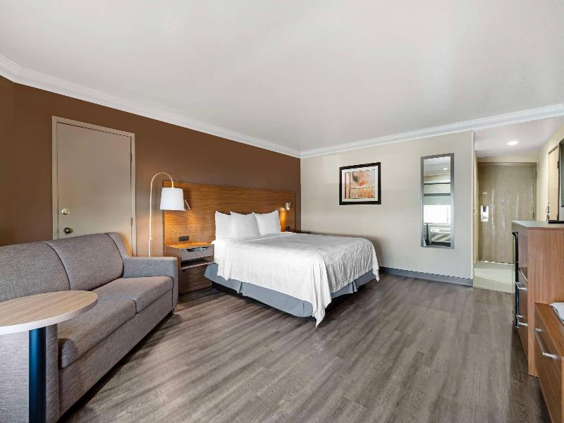 Best Western Plus Newport Mesa Inn image