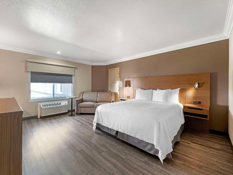 Best Western Plus Newport Mesa Inn image