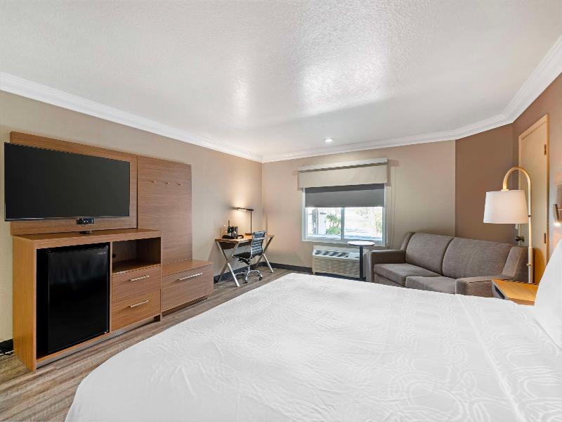 Best Western Plus Newport Mesa Inn image