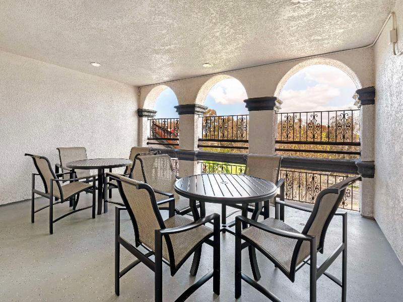 Best Western Plus Newport Mesa Inn image