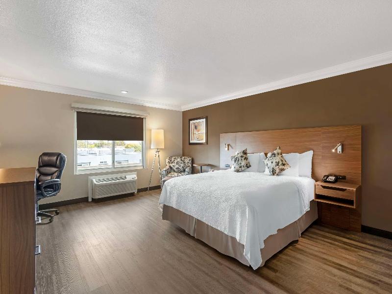 Best Western Plus Newport Mesa Inn image