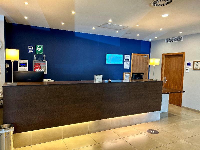 Holiday Inn Express Campo De Gibraltar - Barrios image