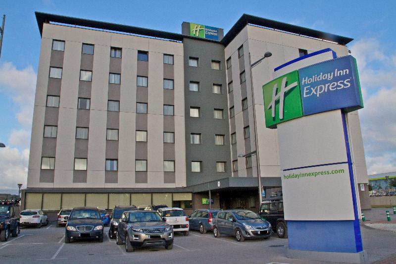 Holiday Inn Express Campo De Gibraltar - Barrios image