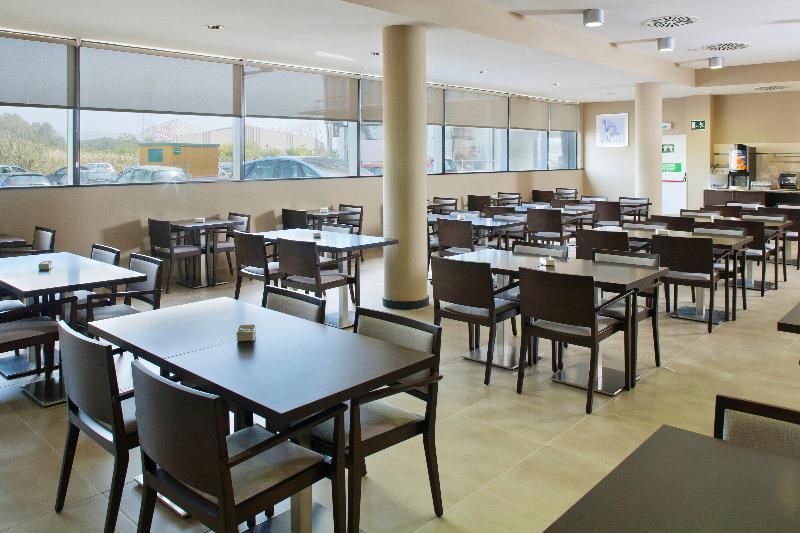Holiday Inn Express Campo De Gibraltar - Barrios image