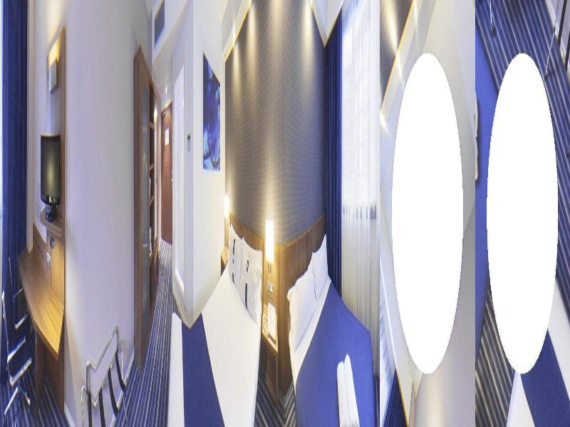Holiday Inn Express Campo De Gibraltar - Barrios image