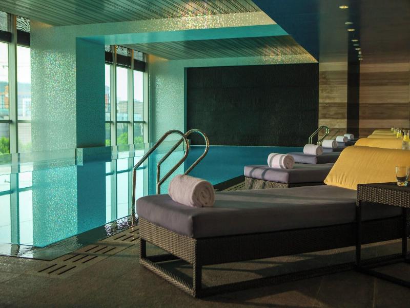Renaissance Shanghai Putuo Hotel image