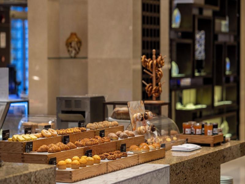 Renaissance Shanghai Putuo Hotel image