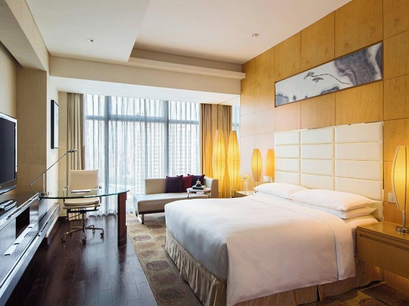 Renaissance Shanghai Putuo Hotel image