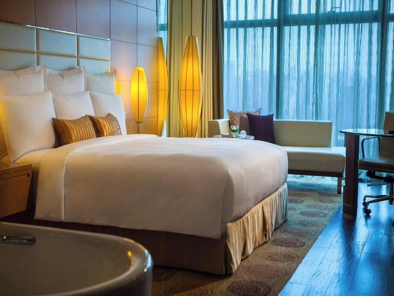 Renaissance Shanghai Putuo Hotel image