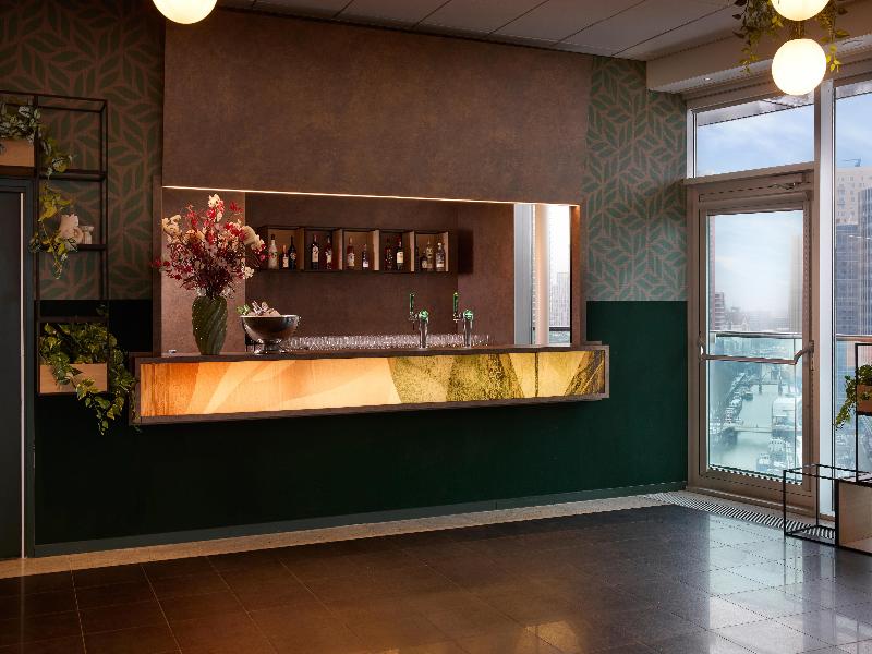 DoubleTree by Hilton Rotterdam Centre image