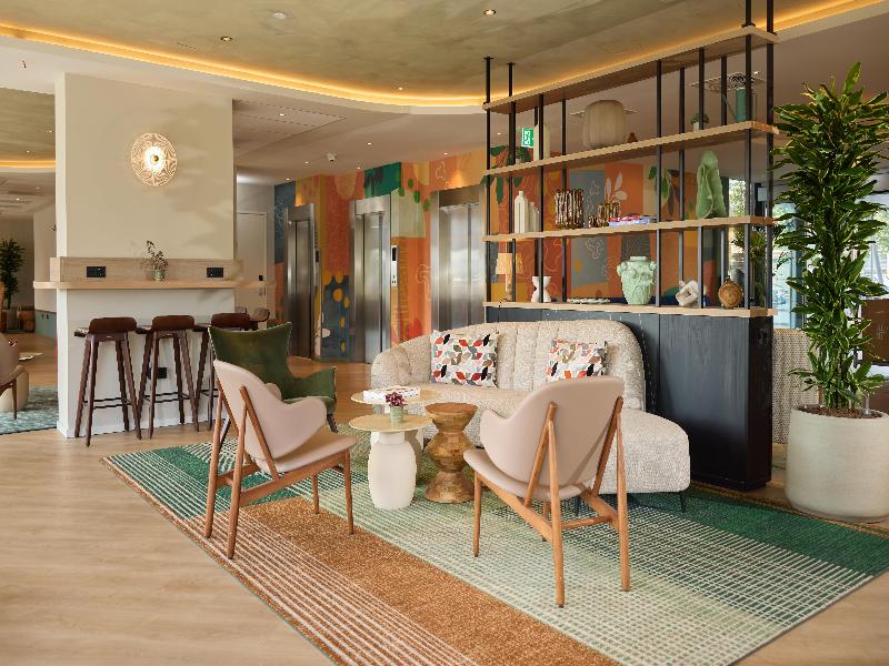 DoubleTree by Hilton Rotterdam Centre image