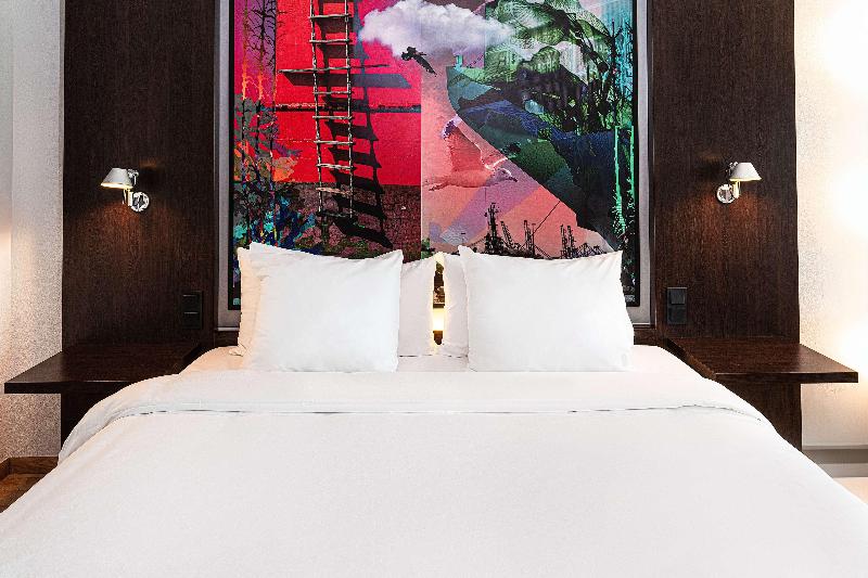 Stay in style at DoubleTree by Hilton Rotterdam Centre