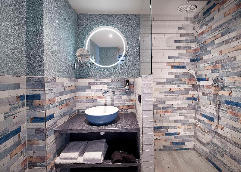 Stay in style at DoubleTree by Hilton Rotterdam Centre