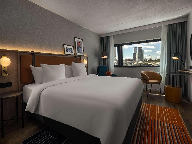 Stay in style at DoubleTree by Hilton Rotterdam Centre