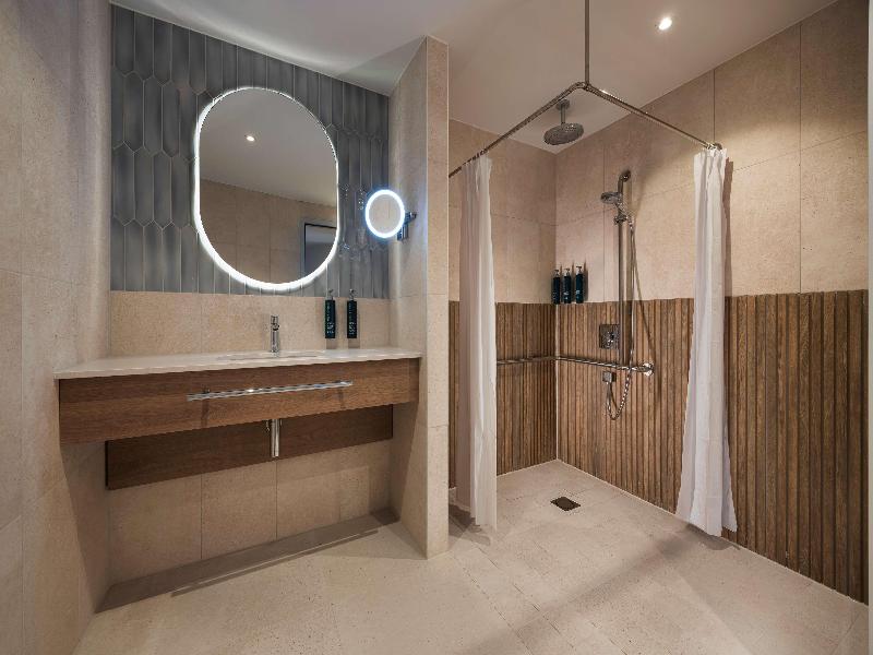 Stay in style at DoubleTree by Hilton Rotterdam Centre