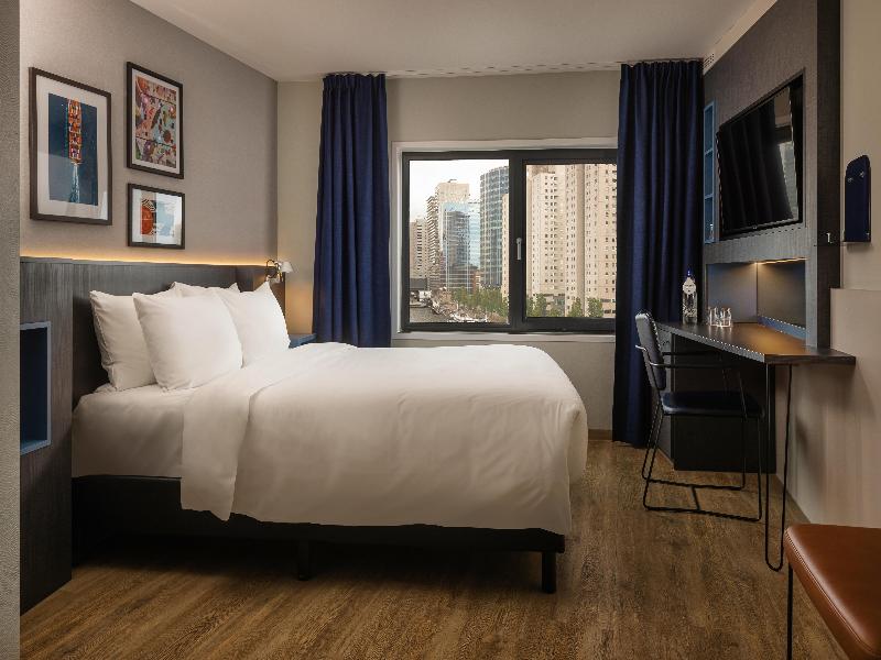 DoubleTree by Hilton Rotterdam Centre image