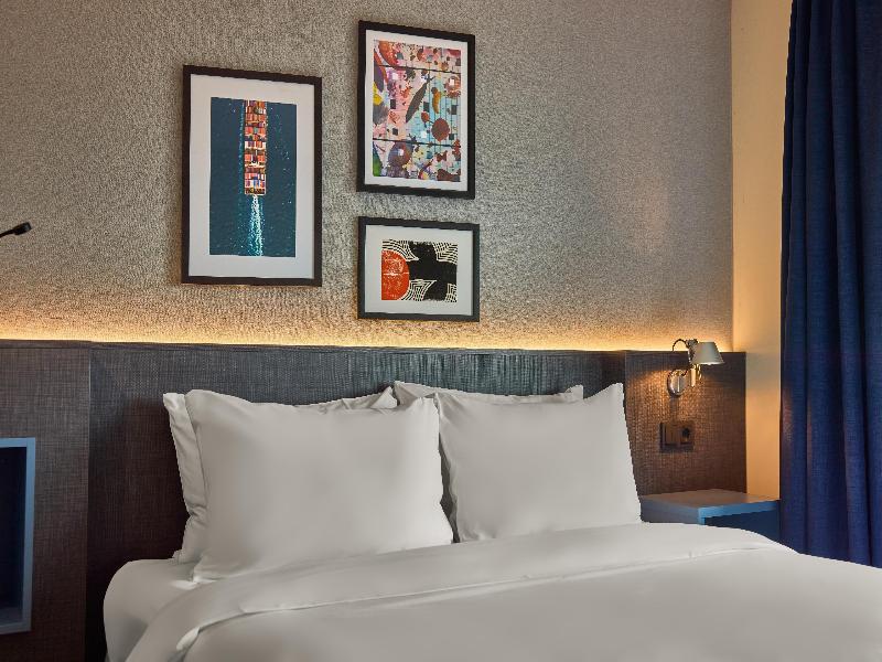 DoubleTree by Hilton Rotterdam Centre image