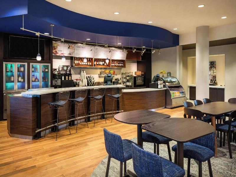 Courtyard Fort Lauderdale Airport & Cruise Port image
