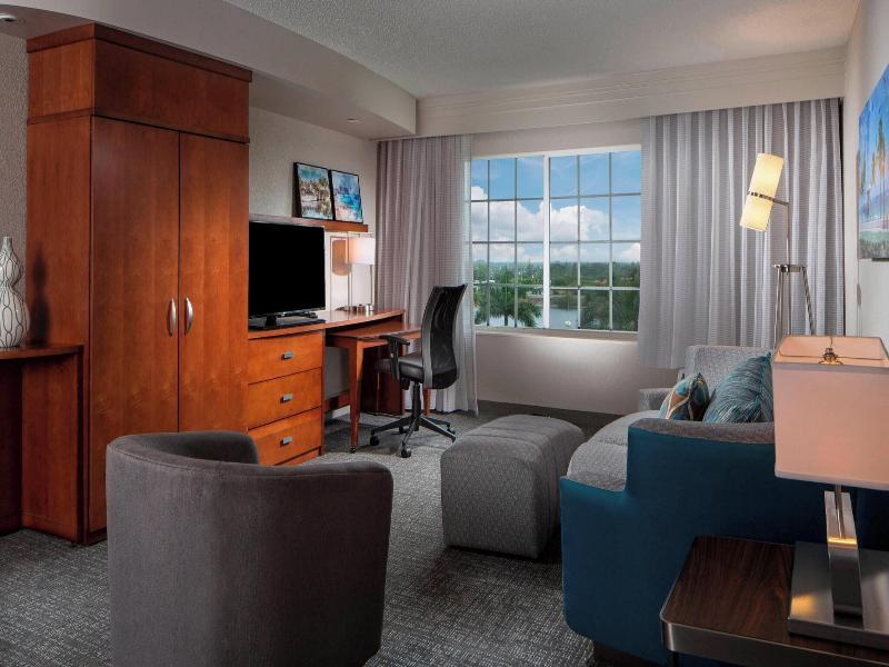 Courtyard Fort Lauderdale Airport & Cruise Port image