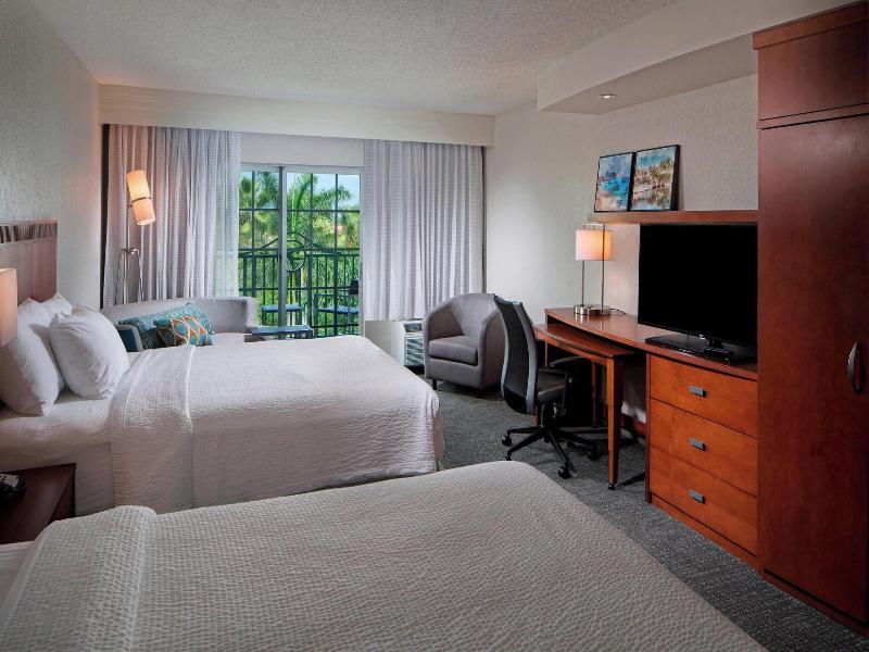 Courtyard Fort Lauderdale Airport & Cruise Port image