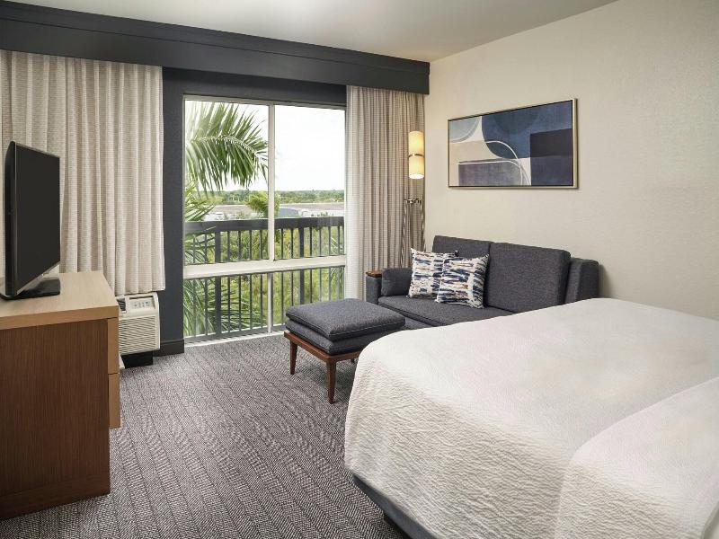 Courtyard Fort Lauderdale Weston image