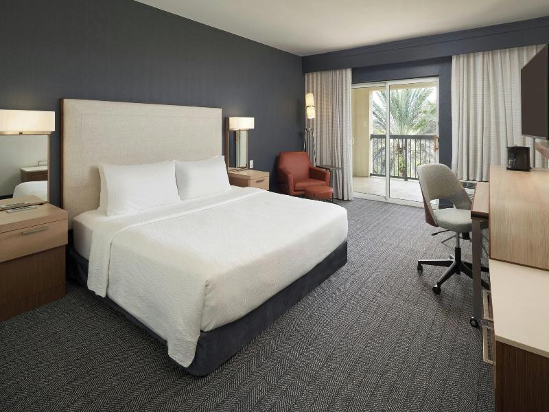 Courtyard Fort Lauderdale Weston image