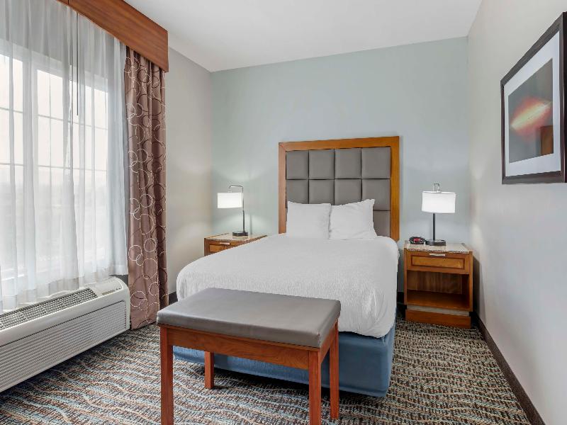 Best Western Plus Peppertree Inn at Omak image