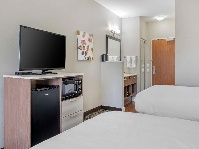 Best Western Plus Peppertree Inn at Omak image