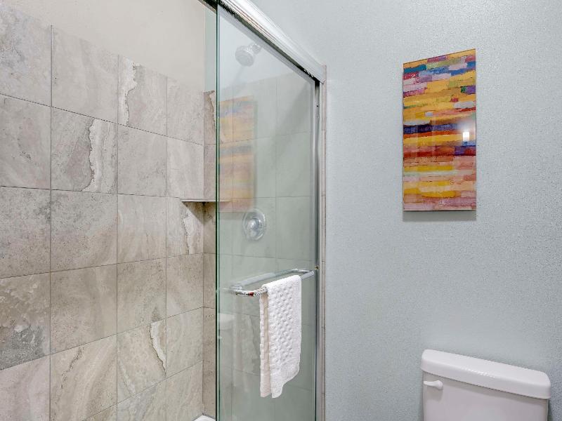 Best Western Plus Peppertree Inn at Omak image
