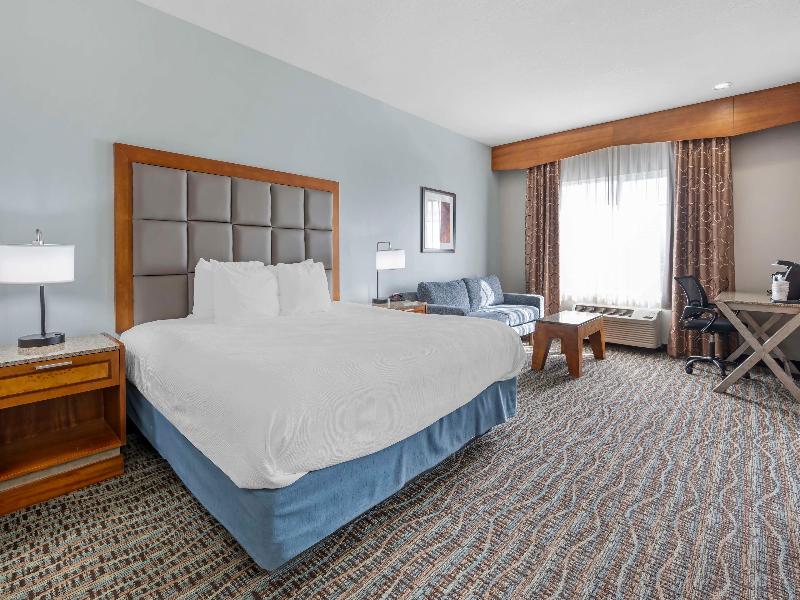 Best Western Plus Peppertree Inn at Omak image
