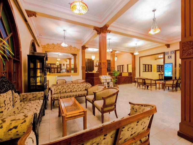 Protea Hotel Dar es Salaam Courtyard image