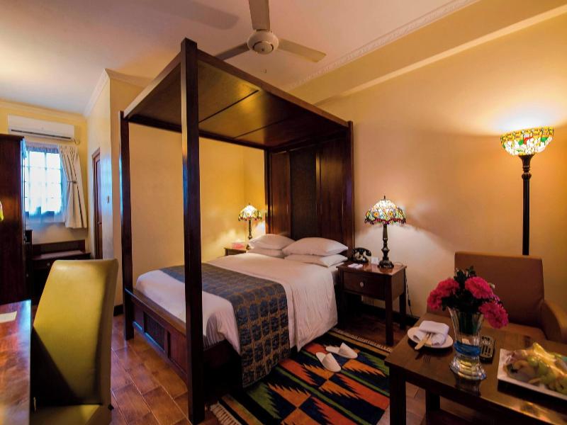 Protea Hotel Dar es Salaam Courtyard image