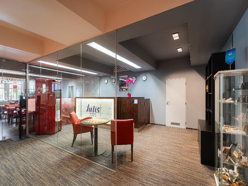 EA Hotel Julis image