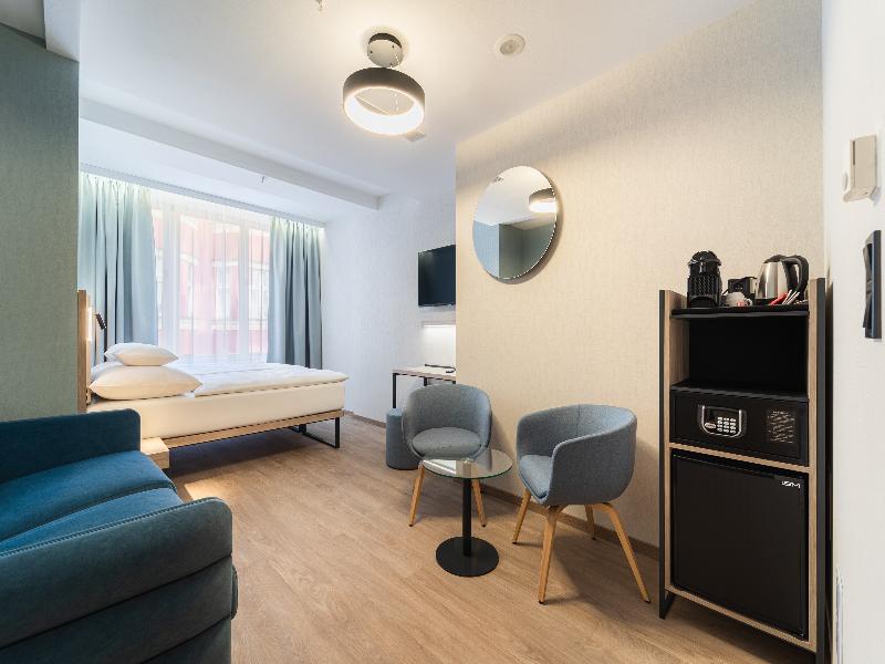 EA Hotel Julis image