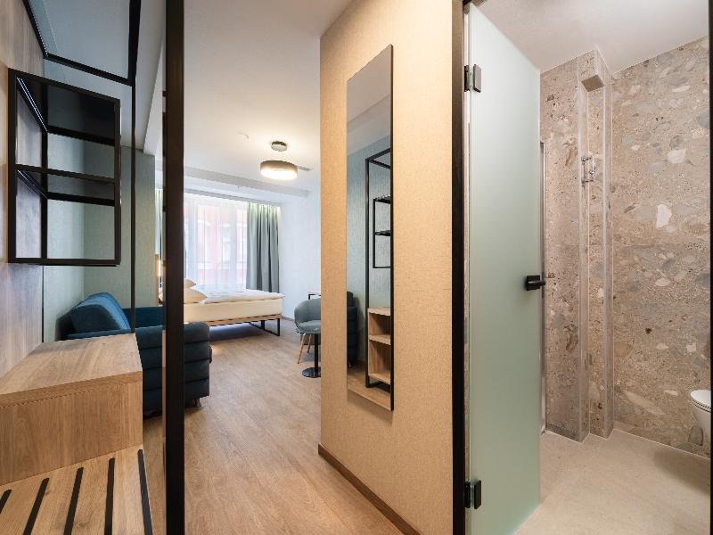 EA Hotel Julis image